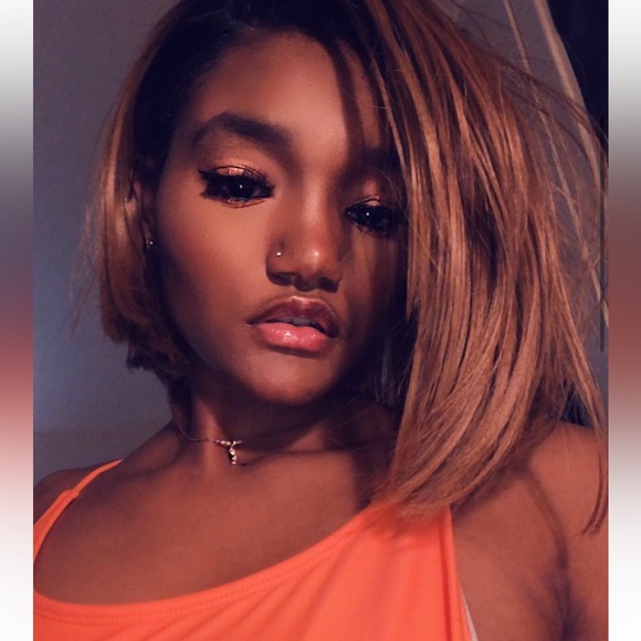 Meet your Posher, Amira - Picture 3 of 4